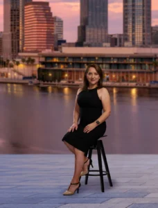 Nelcy Baltz, líder comunitaria y fundadora, en actividad de voluntariado en Tampa