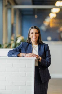 Jessica Fernández, la abogada que hace de la comunidad su prioridad